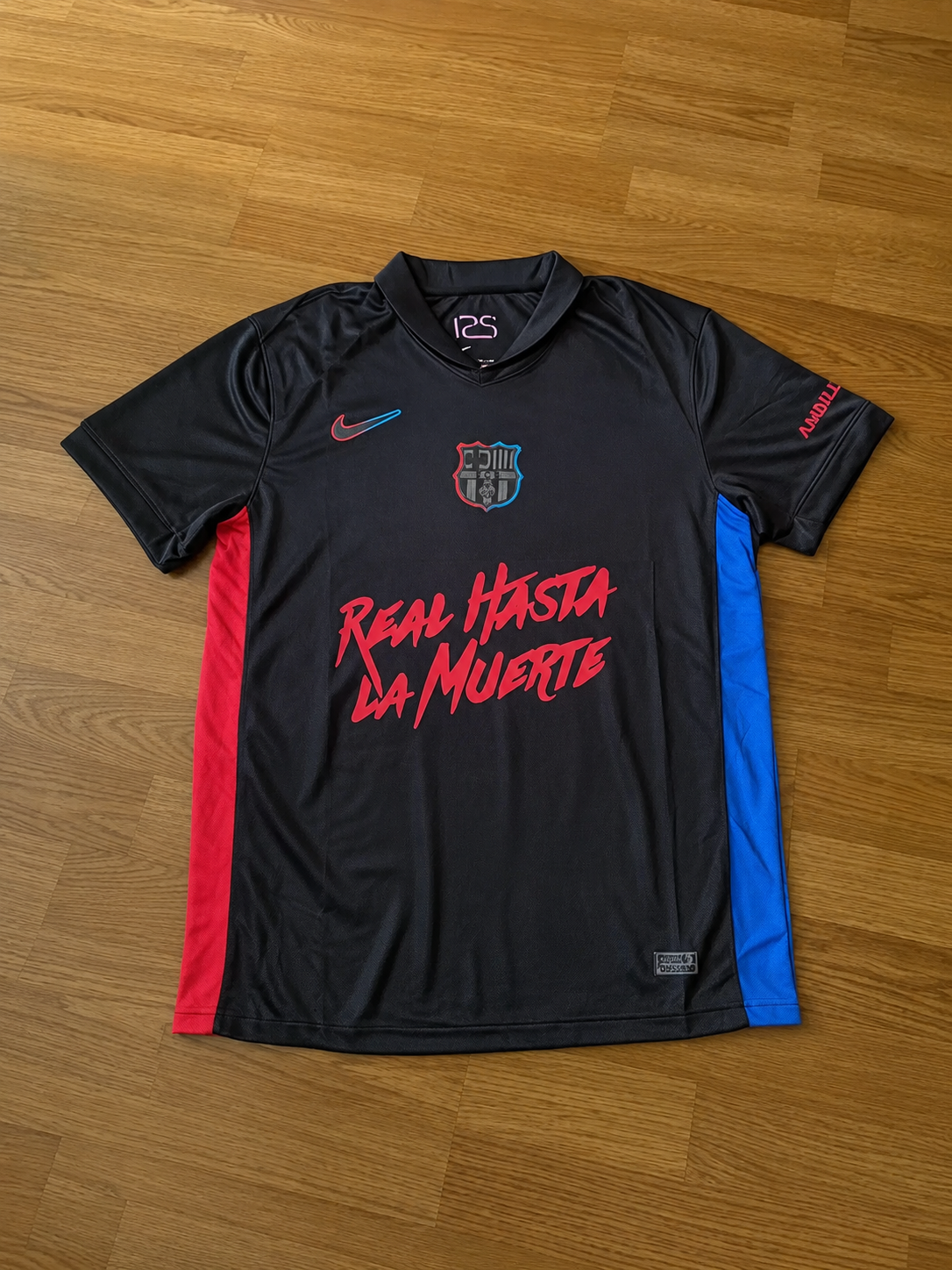 Foto de Alejandro Ruiz con su camiseta