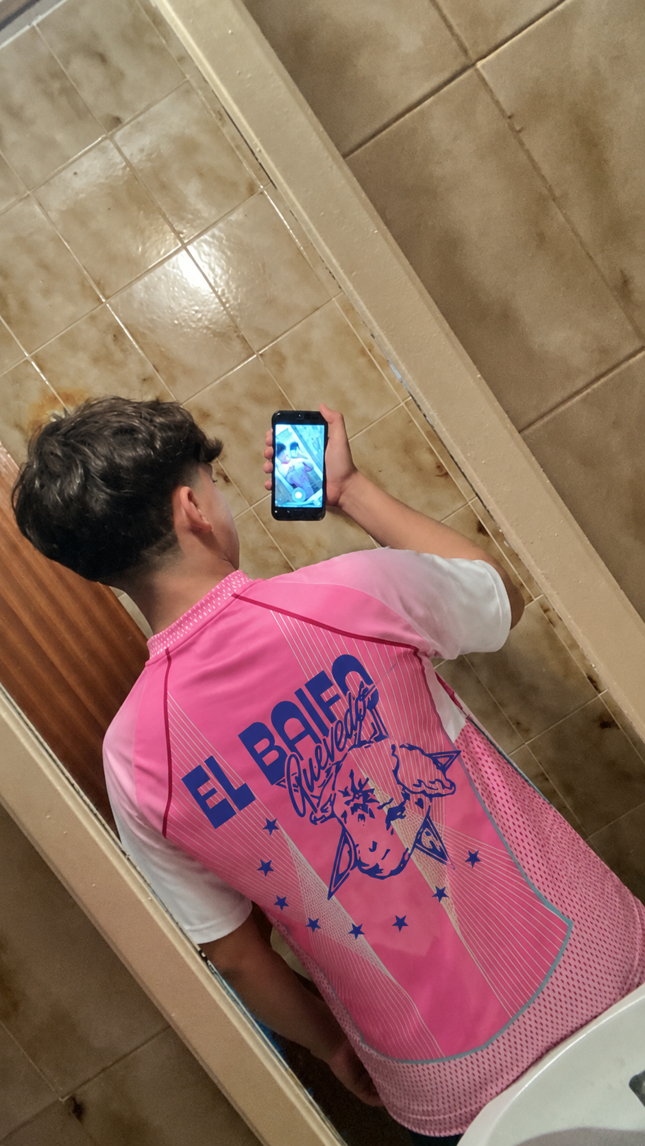 Foto de Rubén Martínez con su camiseta