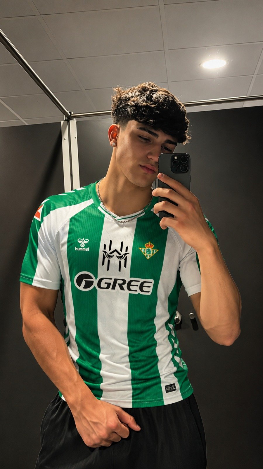 Foto de Cristina Serrano con su camiseta