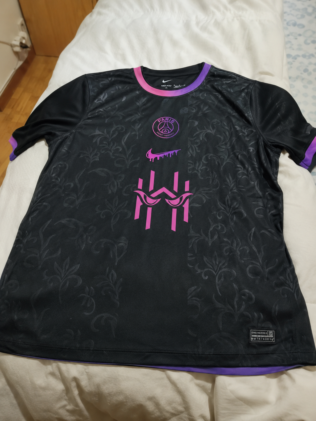 Foto de Víctor Díaz con su camiseta
