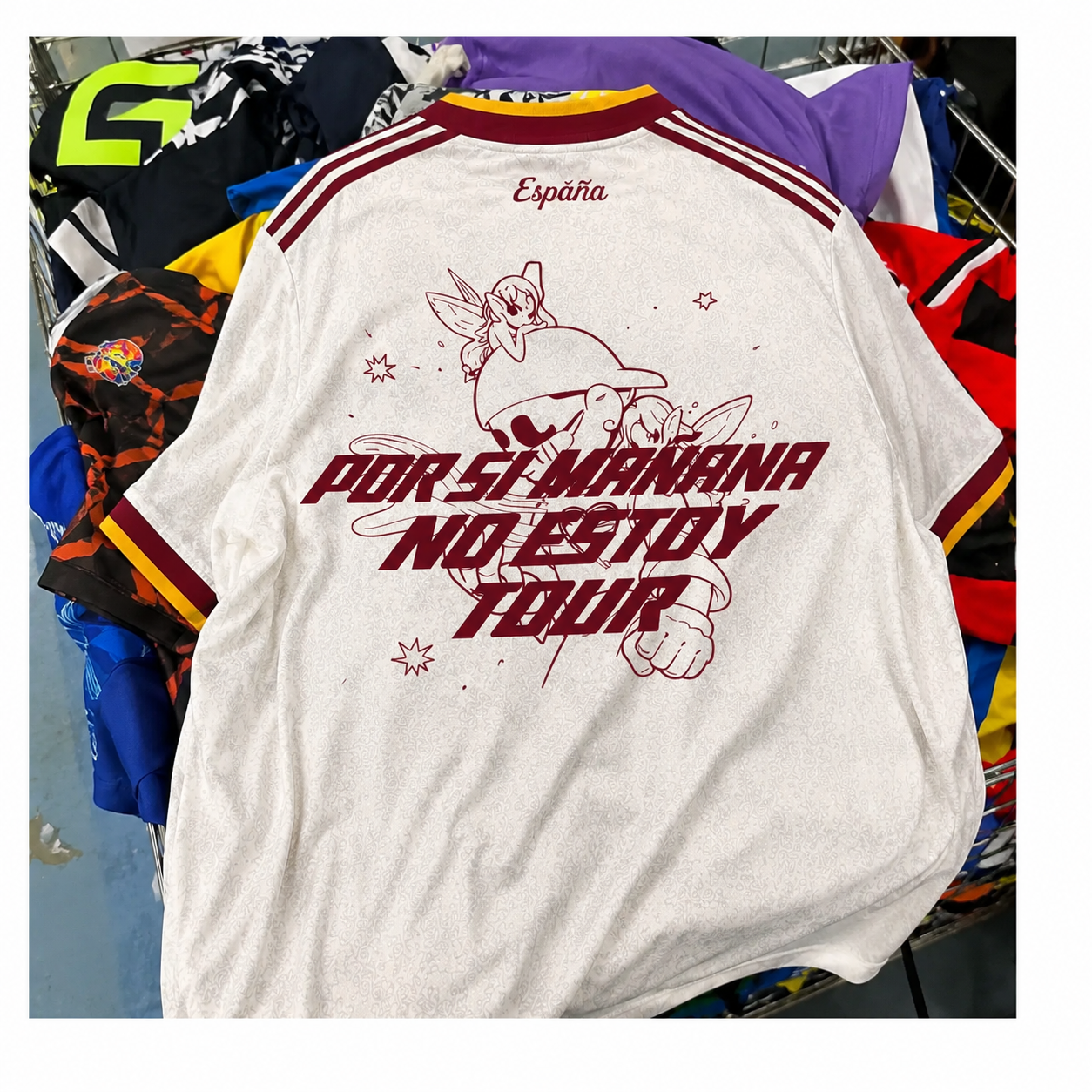 Foto de Laura Fernández con su camiseta